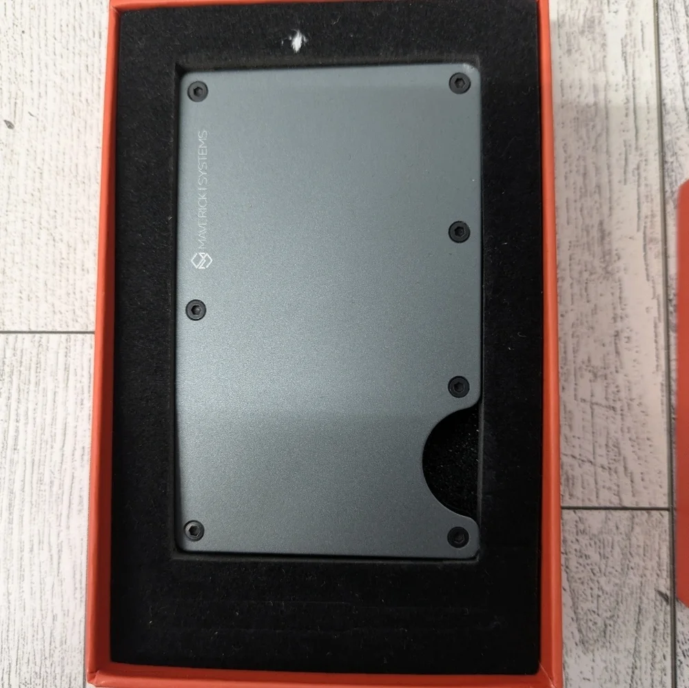 Maverick I Systems Gray Metal Card Holder